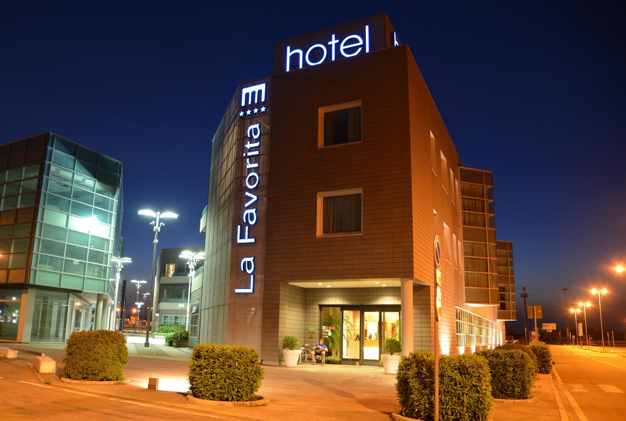 Hotel La Favorita Mântua Exterior foto